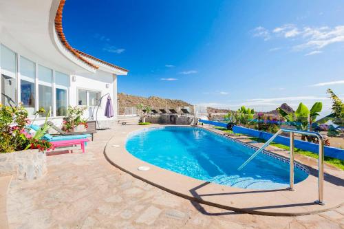 Villa Sara in Costa Adeje Sara Vacation — 4-Star Luxury Hotel in Adeje, Spain