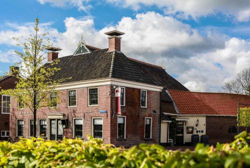 Teades Plak bij De Herberg van Smallingerland — 4-Star Luxury Hotel in Rottevalle, Netherlands