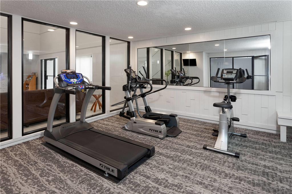 Baymont by Wyndham Oshkosh Airport - photo 13