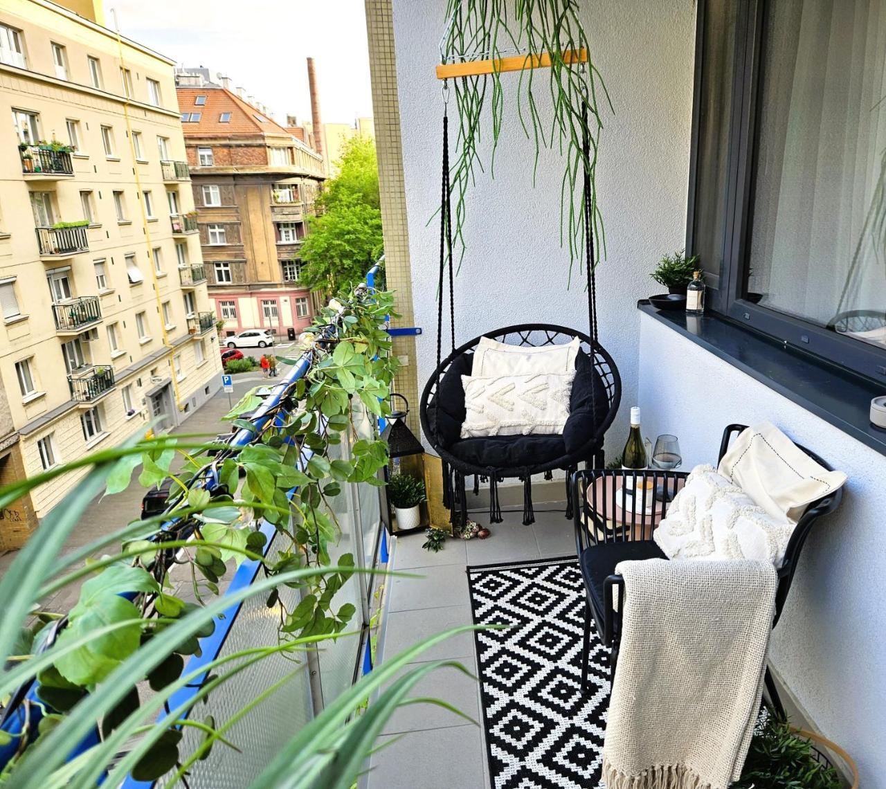 Design Apt in Old Town Free Parking Balcony — 4-Star Luxury Hotel in Bratislava, Slovakia