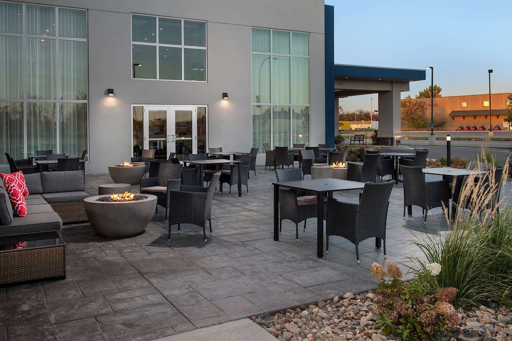 Hampton Inn Warroad MN - photo 33