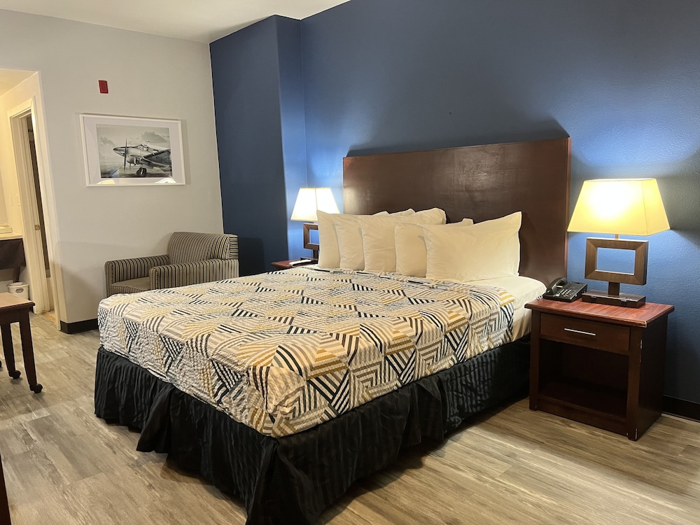 Baymont by Wyndham Ridgecrest - photo 7
