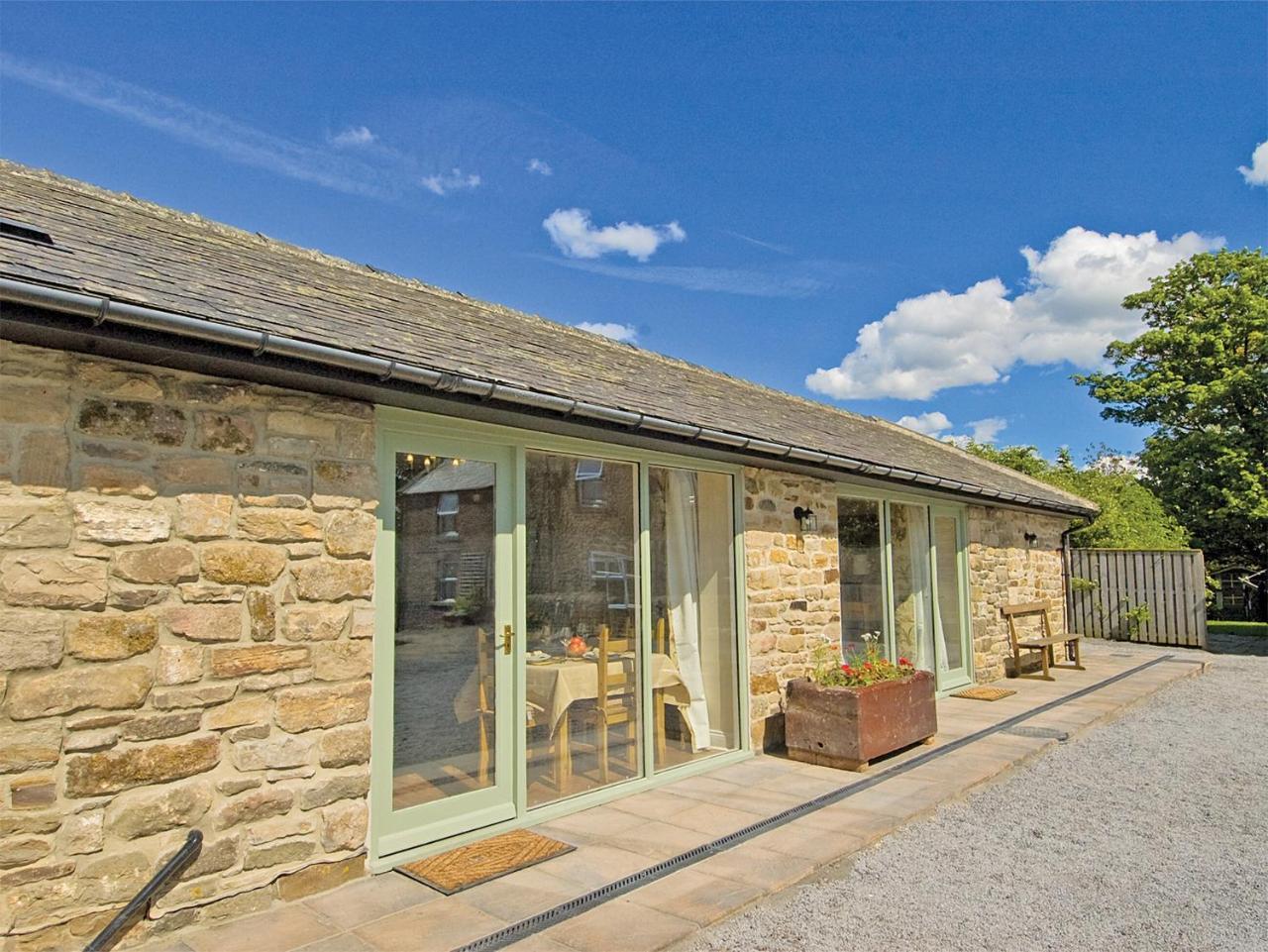Lapwing Cottage E5028 — 4-Star Luxury Hotel in Lamesley, United Kingdom