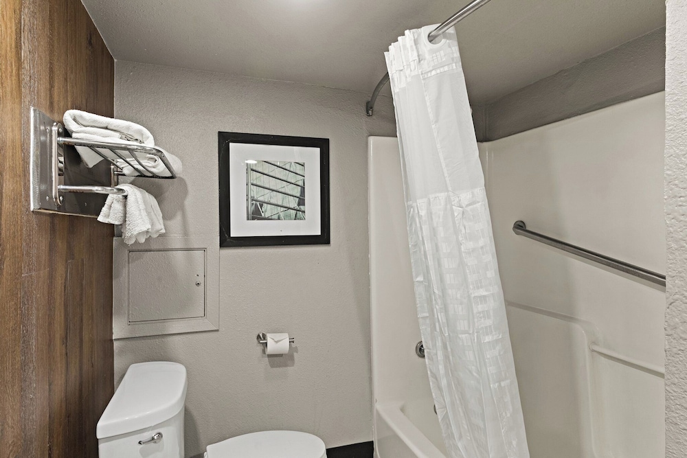 Scottish Inns Austin - photo 20