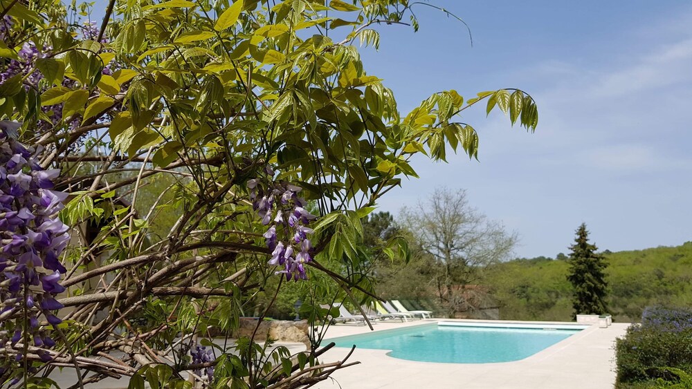 Les Chevreuils - carbon neutral hotel in Lalinde