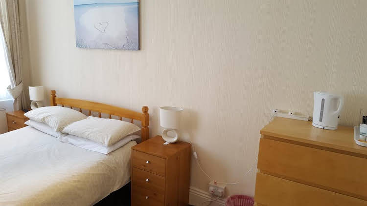 Marina B & B