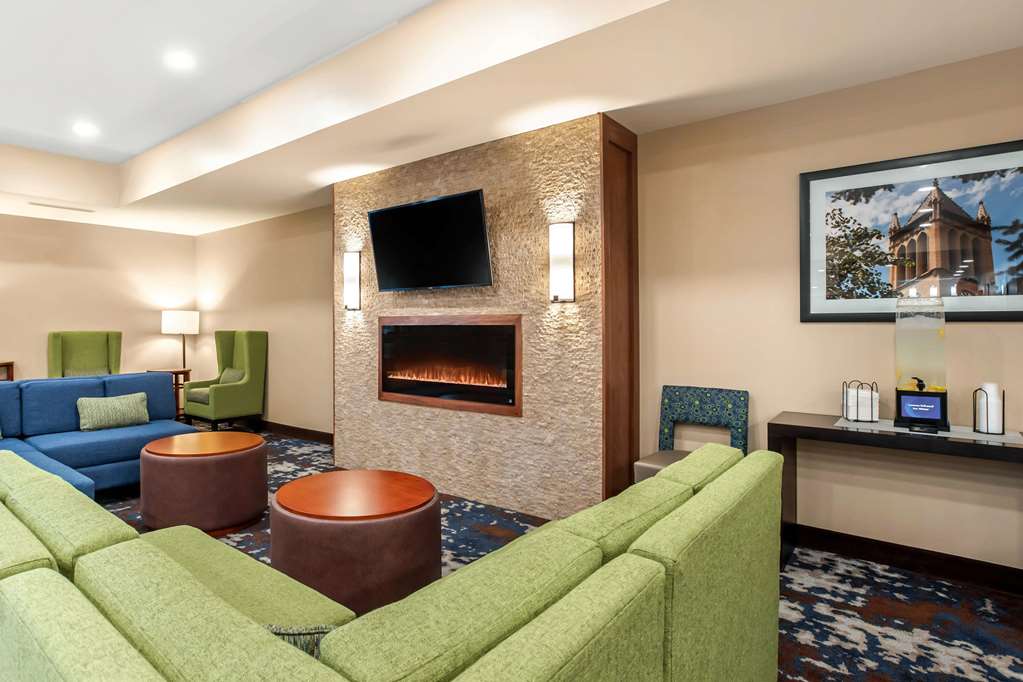 Comfort Inn and Suites Ames near ISU Campus - photo 6