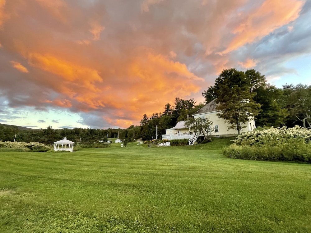 Mad River Inn - carbon neutral hotel in Stowe