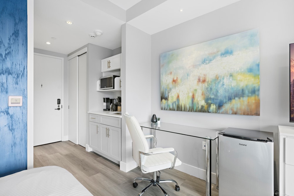 Global Luxury Suites at The Arches - photo 71