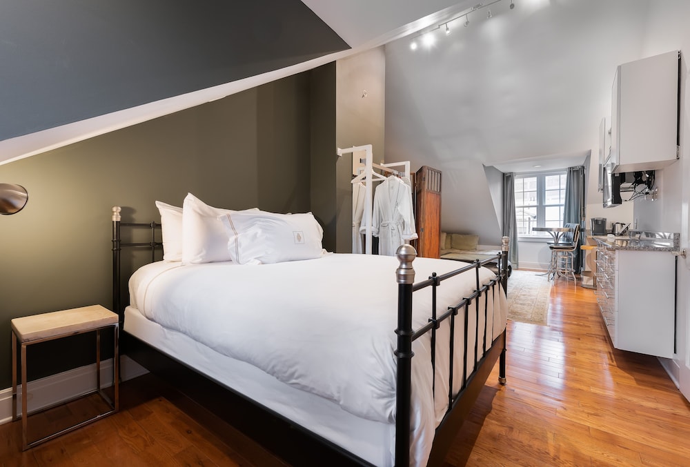 The Dwight D Hotel - photo 16