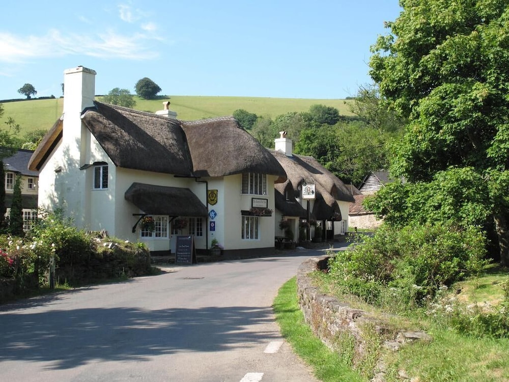 The Royal Oak Exmoor — 4-Star Luxury Hotel in Winsford, United Kingdom