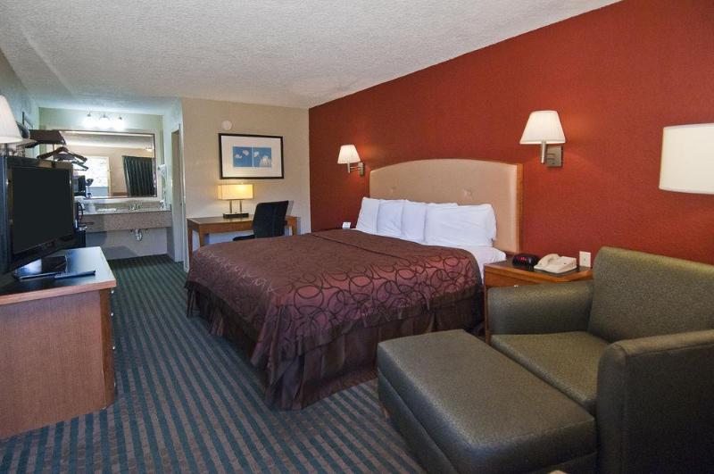 Red Roof Inn Panama City Beach - photo 24