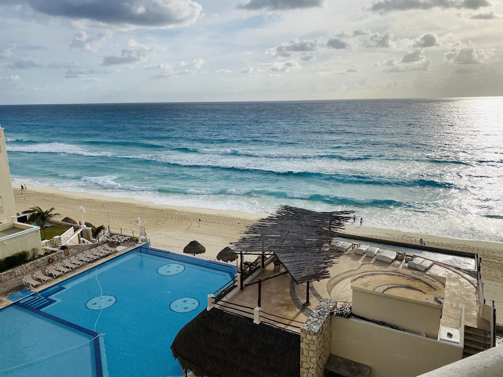 Beach/ocean view
