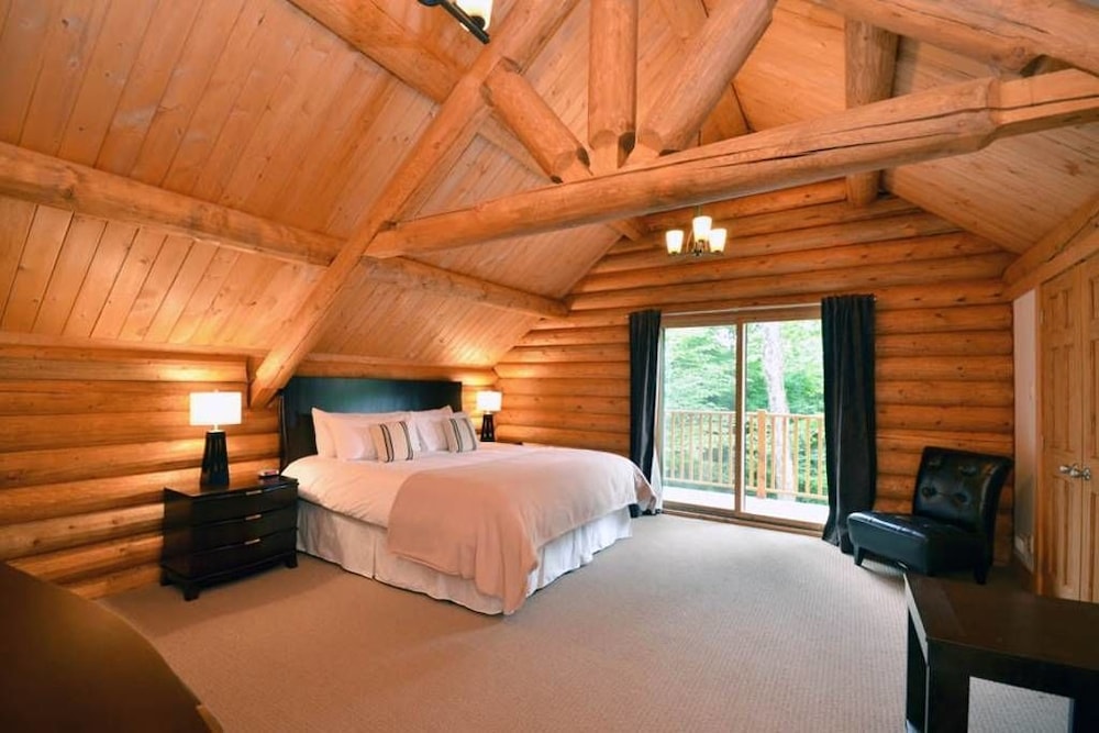 Chalet Martine — 4-Star Luxury Hotel in Mont-Tremblant, Canada