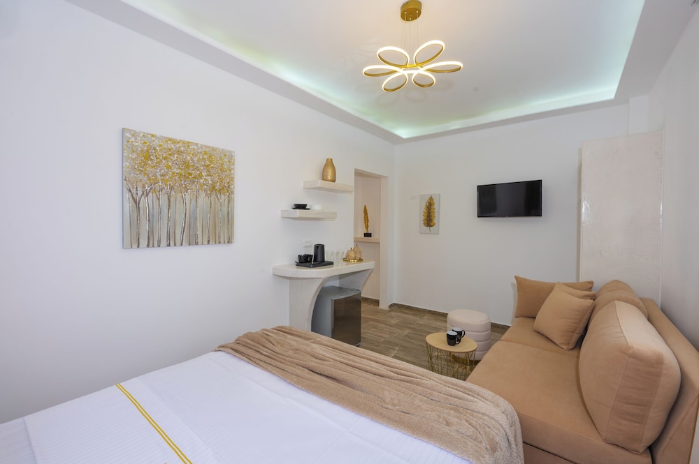 Aina Suites — 4-Star Luxury Hotel in Fira, Greece