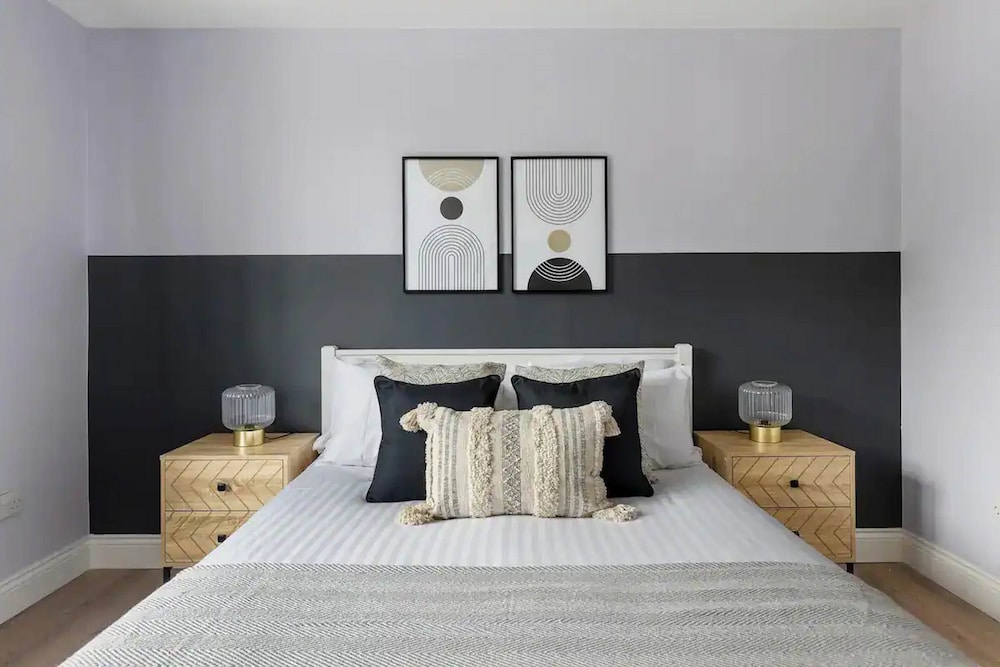 Chic London Getaway 10 mins to Wembley — 4-Star Luxury Hotel in London, United Kingdom