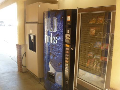 Relax Inn Benton - photo 3