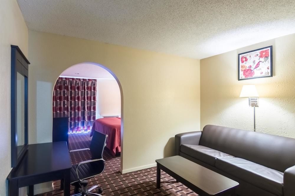 Red Roof Inn & Suites San Angelo - photo 25