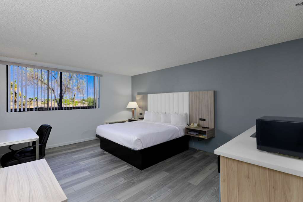 Studio6 Suites Lake Havasu City AZ - photo 7