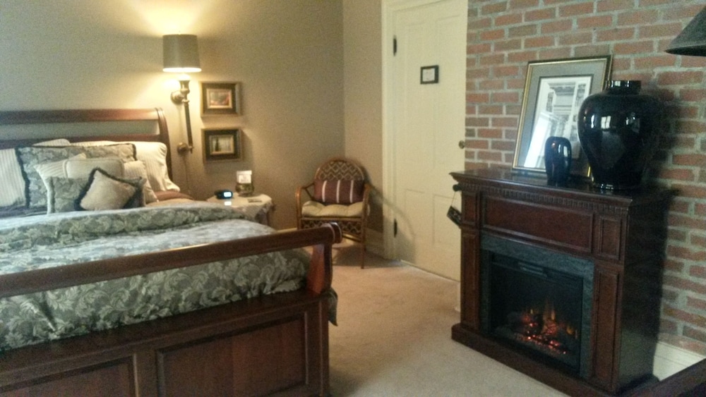 Apple Tree Lane Bed & Breakfast - photo 8
