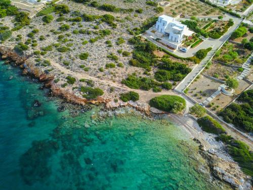 Villa Salty — 4-Star Luxury Hotel in Paros, Greece