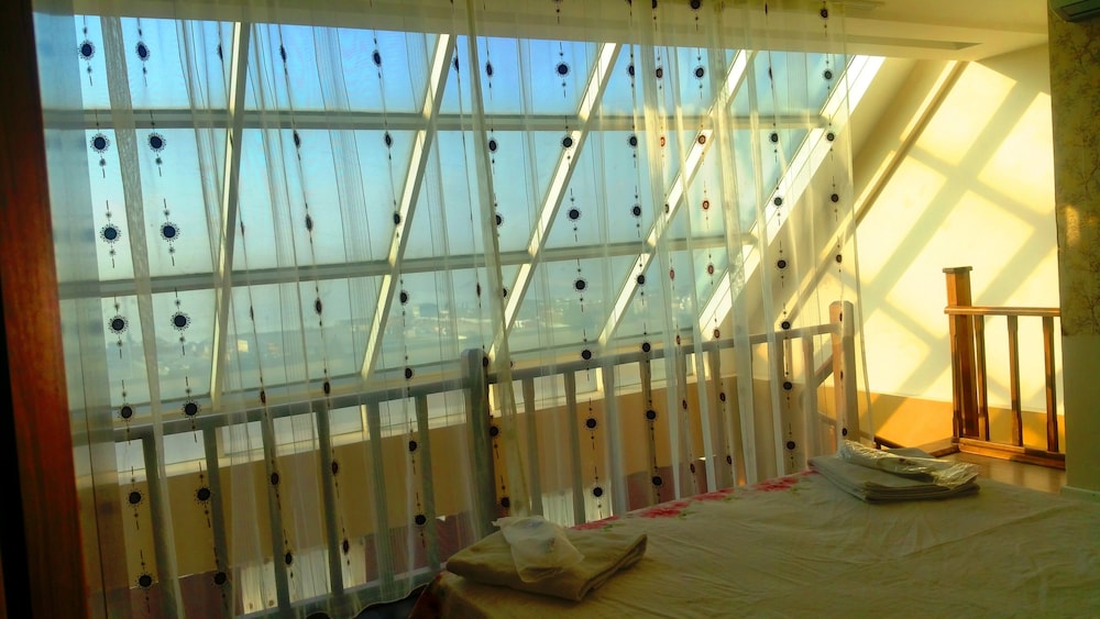 Fair Suites Alfa — hotel in Chekmejeh