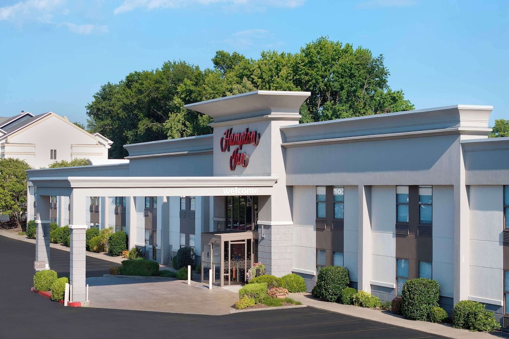 Hampton Inn Russellville - photo 57