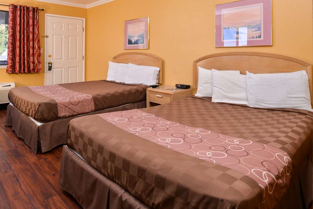Americas Best Value Inn & Suites Clearlake Wine Country - photo 8