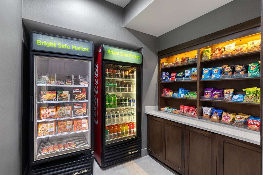 La Quinta Inn & Suites by Wyndham Knoxville Papermill - photo 27