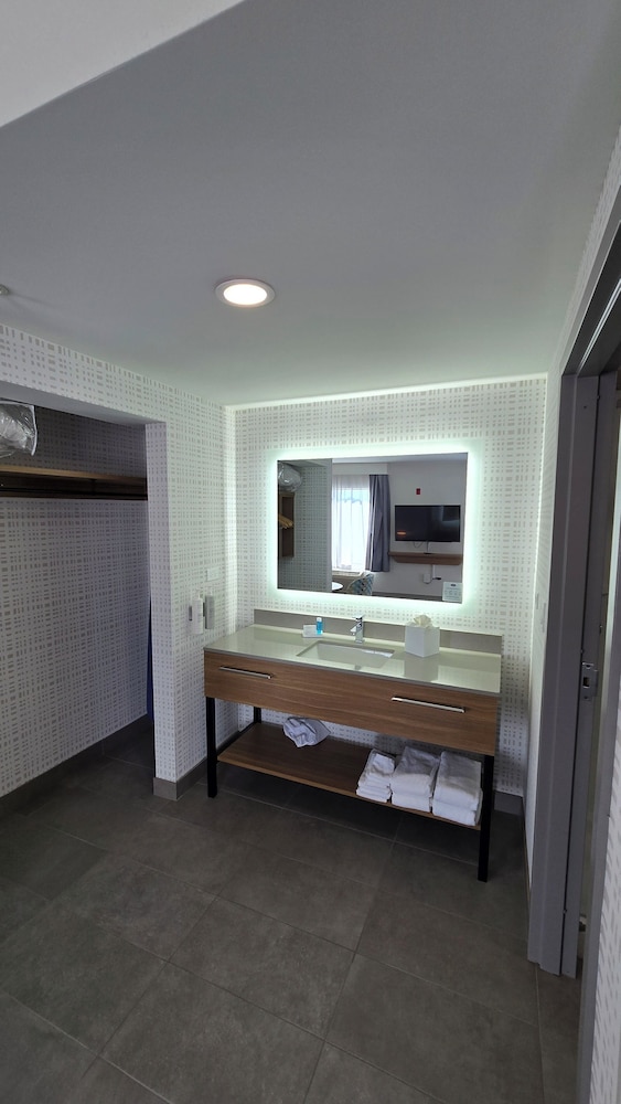 Hampton Inn & Suites Chicago Deer Park - photo 24