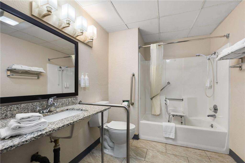 Days Inn by Wyndham Madisonville - photo 14