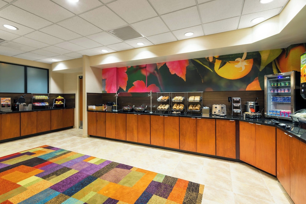 Fairfield Inn & Suites by Marriott Louisville Downtown - photo 20