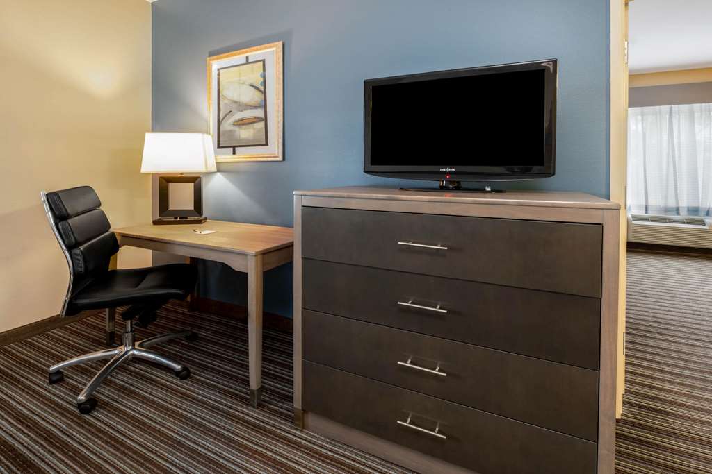 La Quinta Inn & Suites by Wyndham Broussard Lafayette Area - photo 29