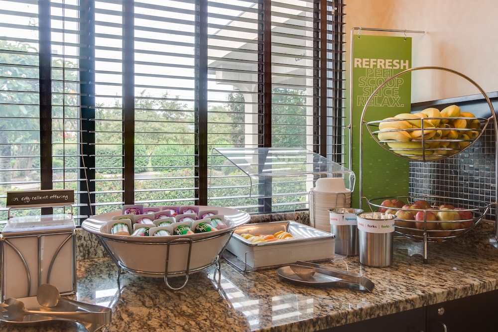 Hampton Inn Dickson - photo 41