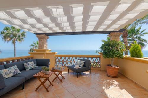 Superb Front Line Location with Heated Pool — 4-Star Luxury Hotel in Marbella, Spain
