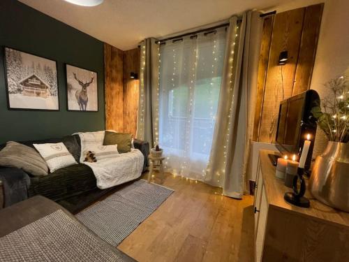 Studio Au Pied Des Pistes - carbon neutral hotel in Unknown City