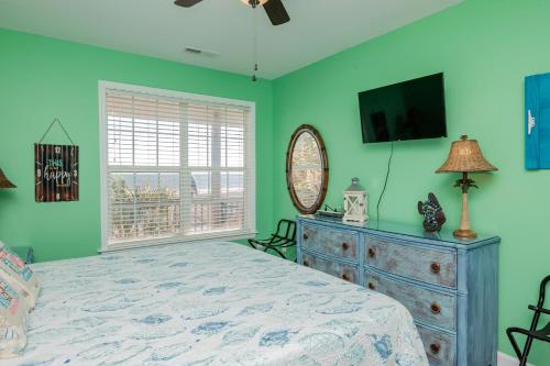 Sherrys Paradise by Oak Island Accommodations - photo 26
