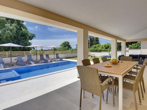 Apartment in Croatia near the Adriatic Coast — 4-Star Luxury Hotel in Marcana, Croatia