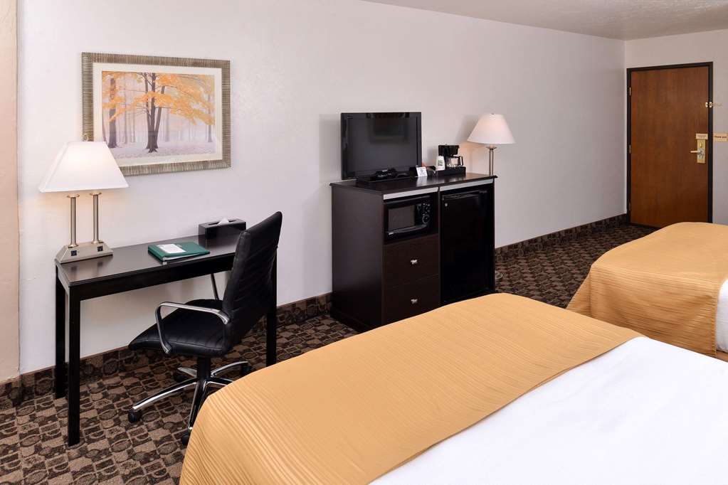 Quality Inn Vernal near Dinosaur National Monument - photo 12