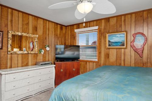 A Pirate's Paradise by Oak Island Accommodations - photo 41