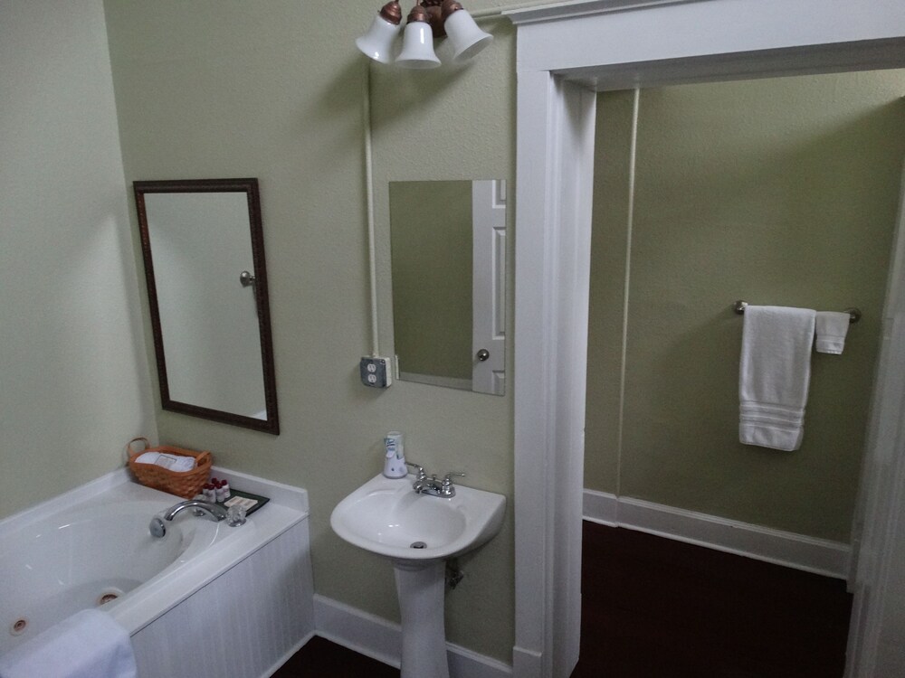 Davie School Inn - photo 38
