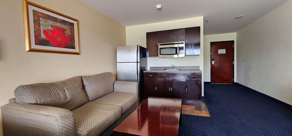 FairBridge Inn & Suites Canadian - photo 21