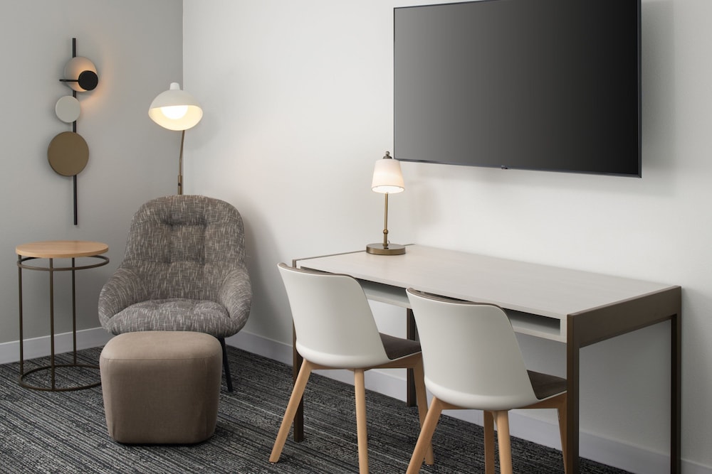 TownePlace Suites by Marriott Eugene - photo 12