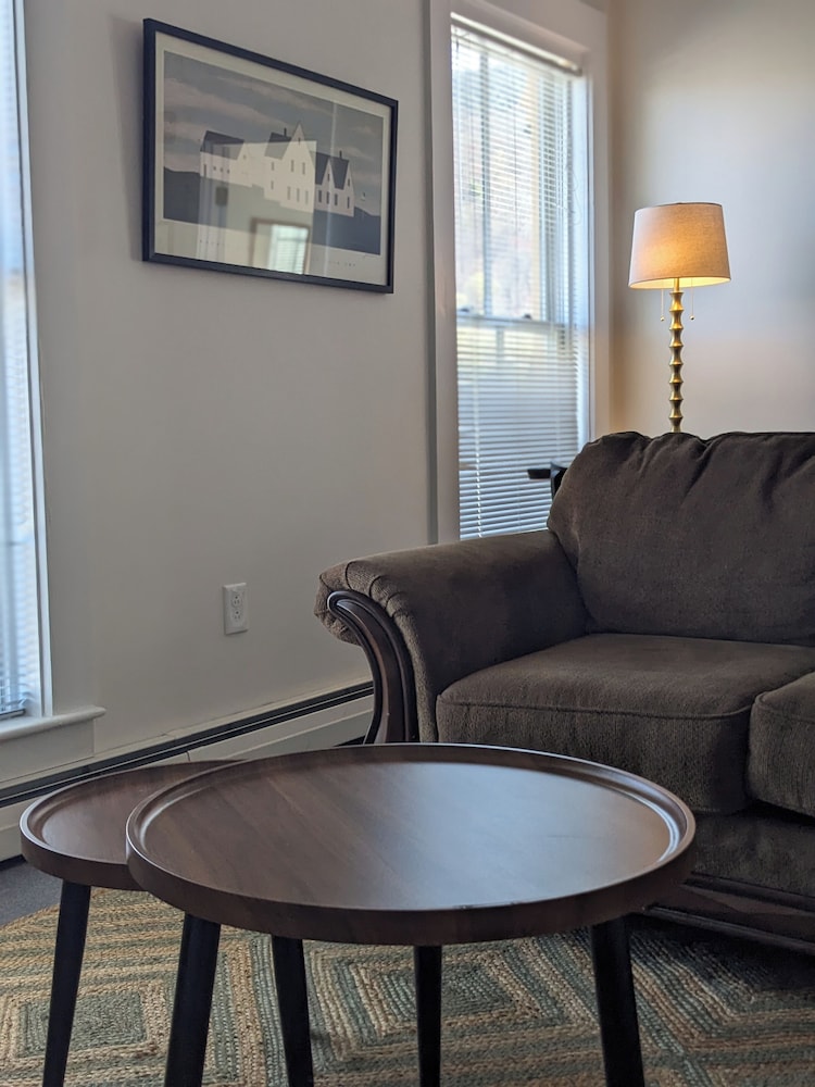 Bristol Suites - photo 20