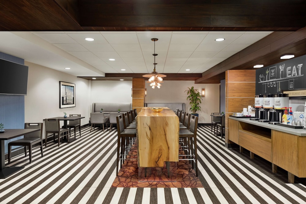 Hampton Inn San Francisco Downtown Convention Center - photo 108