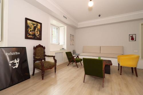 Mtatsminda Cozy Apt: Central & Comfy By Wehost