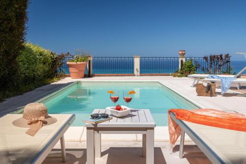 Villa Sabrina — 4-Star Luxury Hotel in Capo D'orlando, Italy