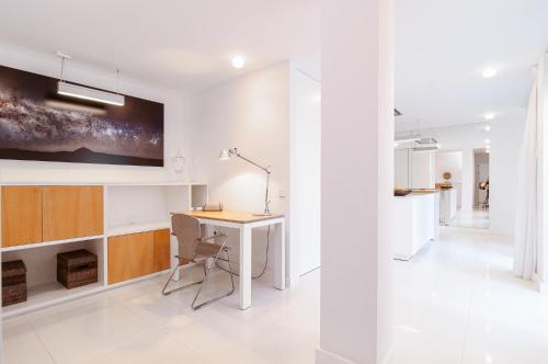 Luxurious Apartment In Terrazas Del Duque — 4-Star Luxury Hotel in Adeje, Spain