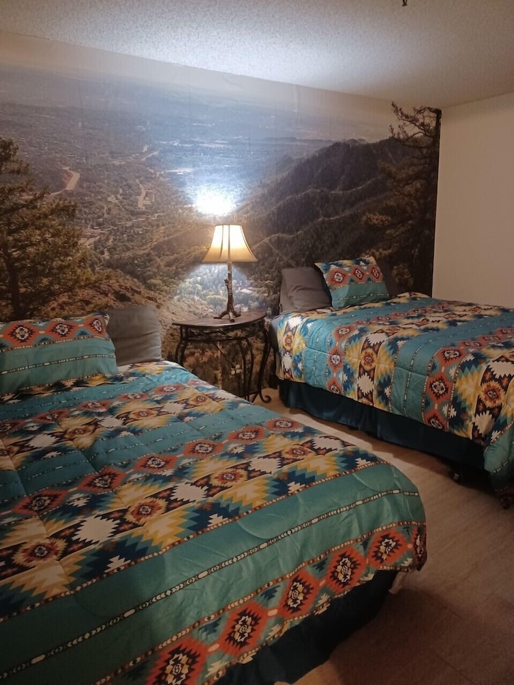 Motel 229 @ Garden of the Gods - photo 5