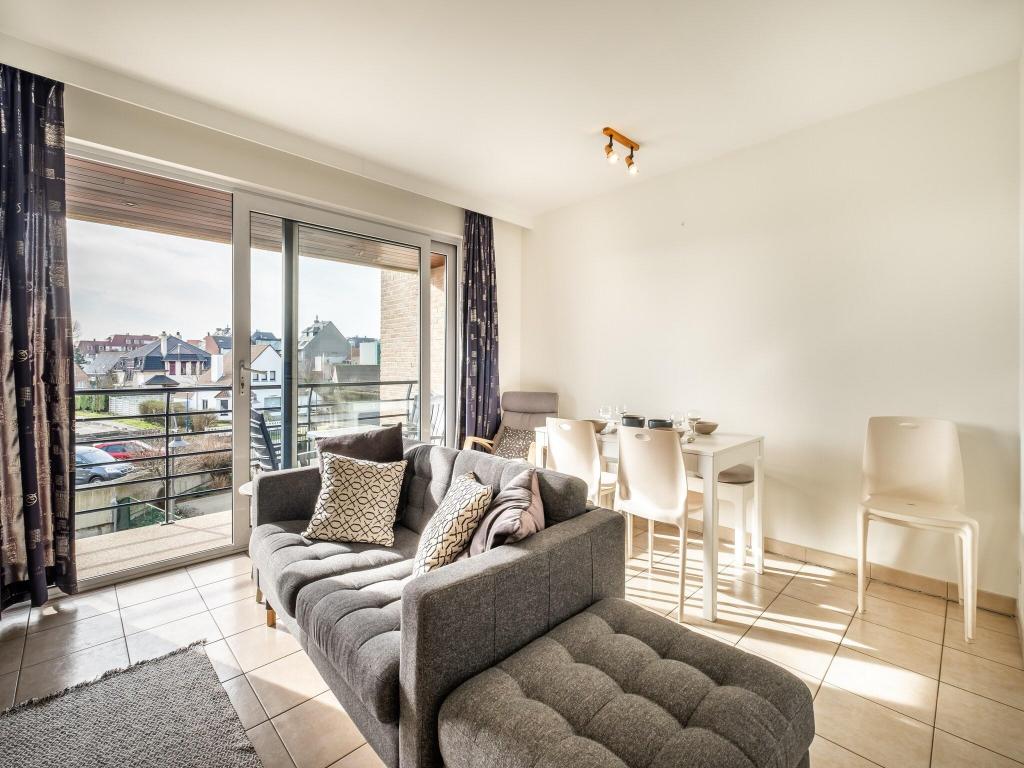 Catamaran apartment in the heart of Sint Idesbald — 4-Star Luxury Hotel in Koksijde, Belgium